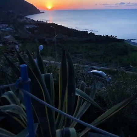 Per 2 Persone Con Vista Sulle Eolie Casa Spisidda 