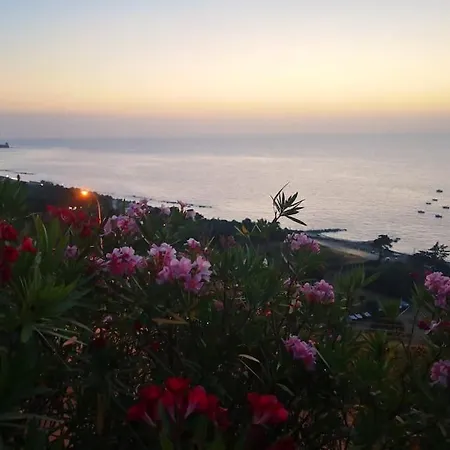 Per 2 Persone Con Vista Sulle Eolie Casa Spisidda 